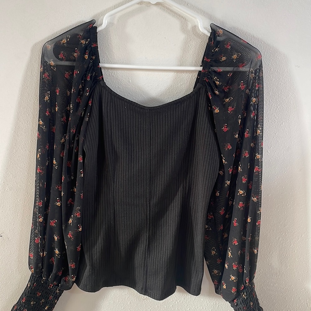Super cute blouse from buckle! New with tags and never worn!